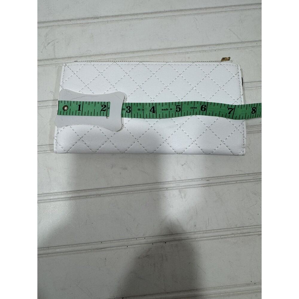 Studio Badgley Mischka White Quilted Long Cards Wallet NWT Vegan Leather - Picture 4 of 7